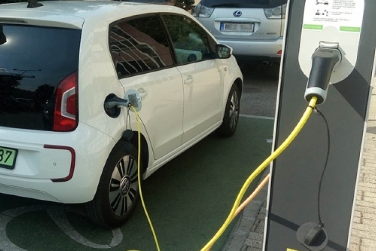 Új kedvezménnyel ösztönzi a német kormány az elektromobilitás terjedését