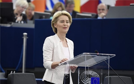 Von der Leyen: nagy aggodalomra adnak okot a vírusmutációk