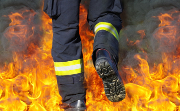 Meghalt egy ember a győri lakástűzben