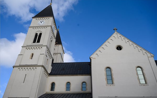 Időkapszulát helyeztek el a megújult veszprémi Szent Mihály Főszékesegyházban